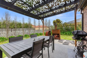 The Summer House ~ 2 blocks to Beach, Apollo Bay